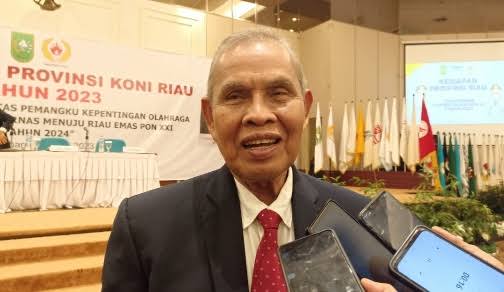 Ketua Umum KONI Riau Iskandar Hoesin (foto/rahmat)